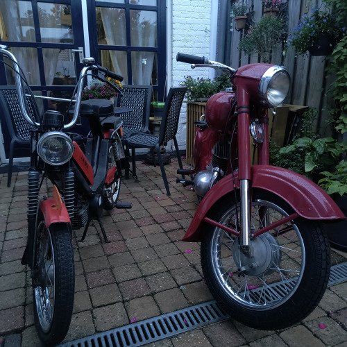 Restauratie van een Jawa ČZ 175 met ons opa